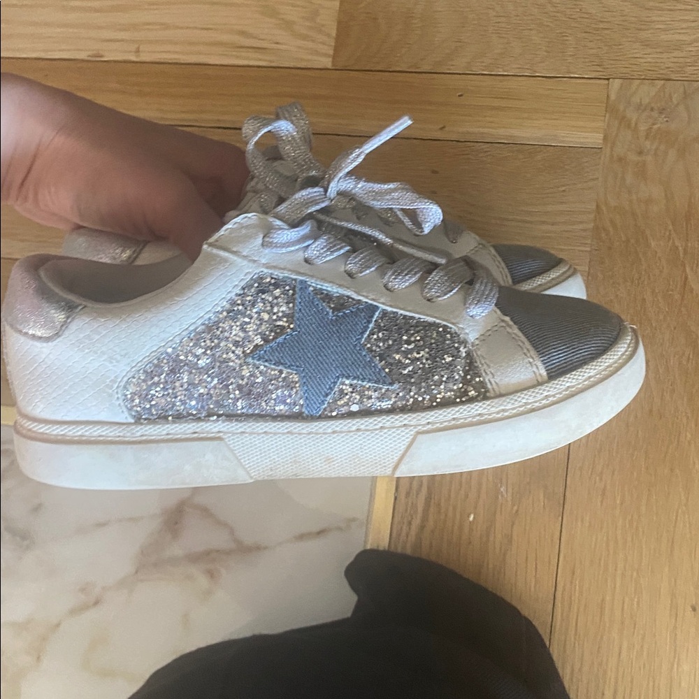 Art Class Silver and White sparkly Sneakers (Girls)